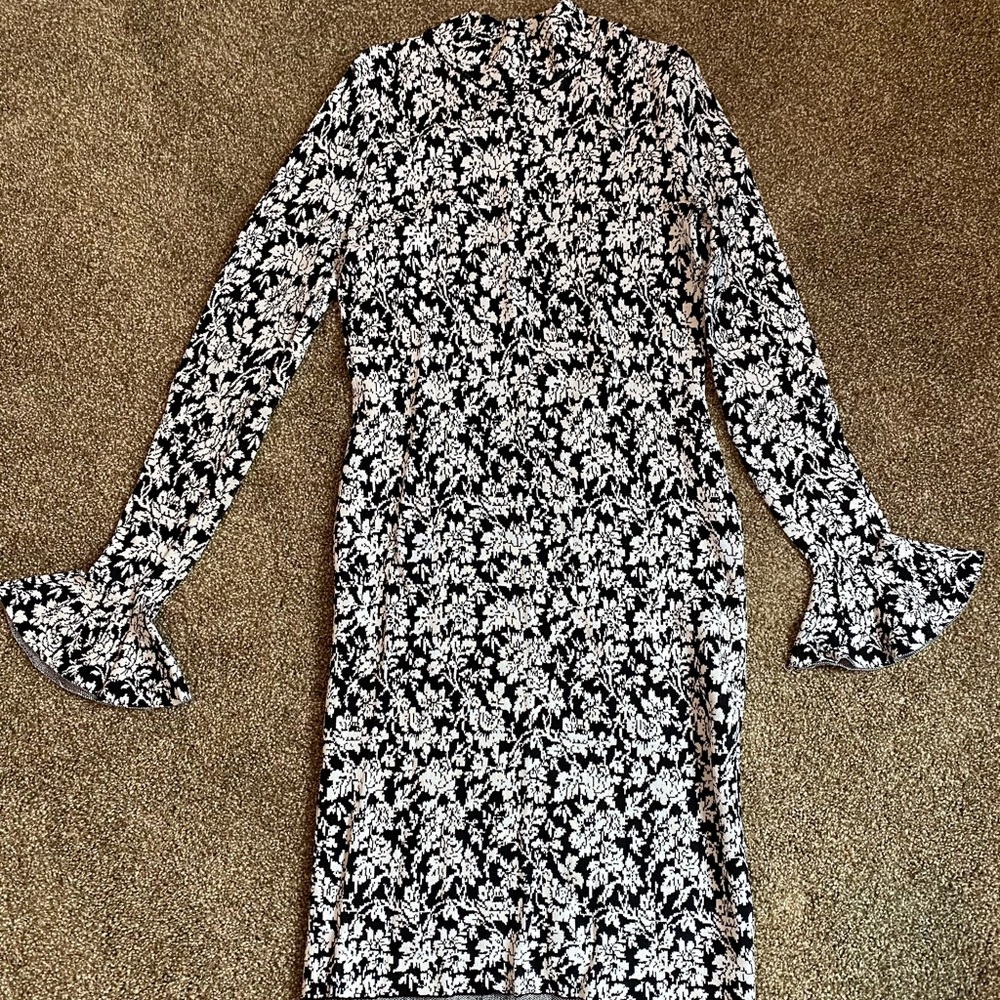 Michael Kors Bell Sleeve Mock Neck Dress SZ M